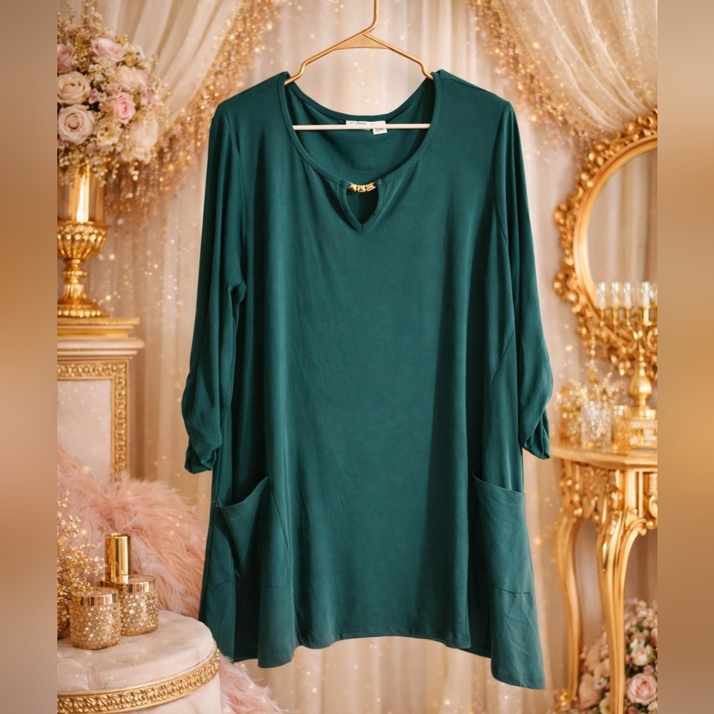 NWOT Cato Large Green Blouse with Accent